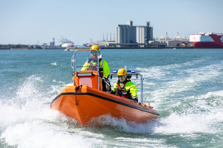 Specialist Small Craft Supplies Kontra R450 Rescue Boat to Southampton Independent Lifeboat